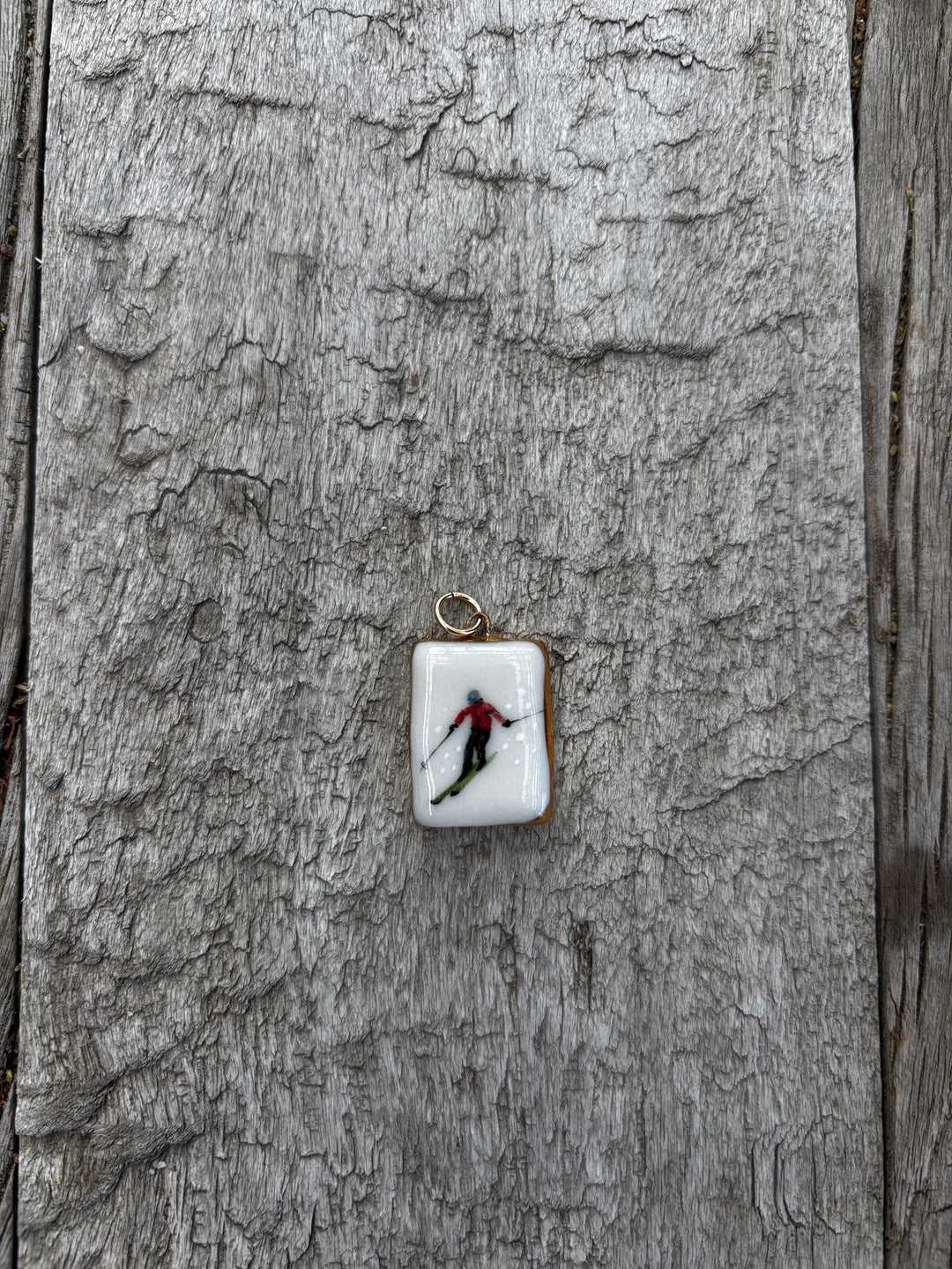Shá Parlé Skier Charm