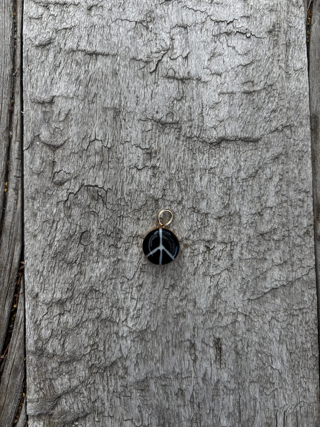 Shá Parlé B&W Peace Sign Charm