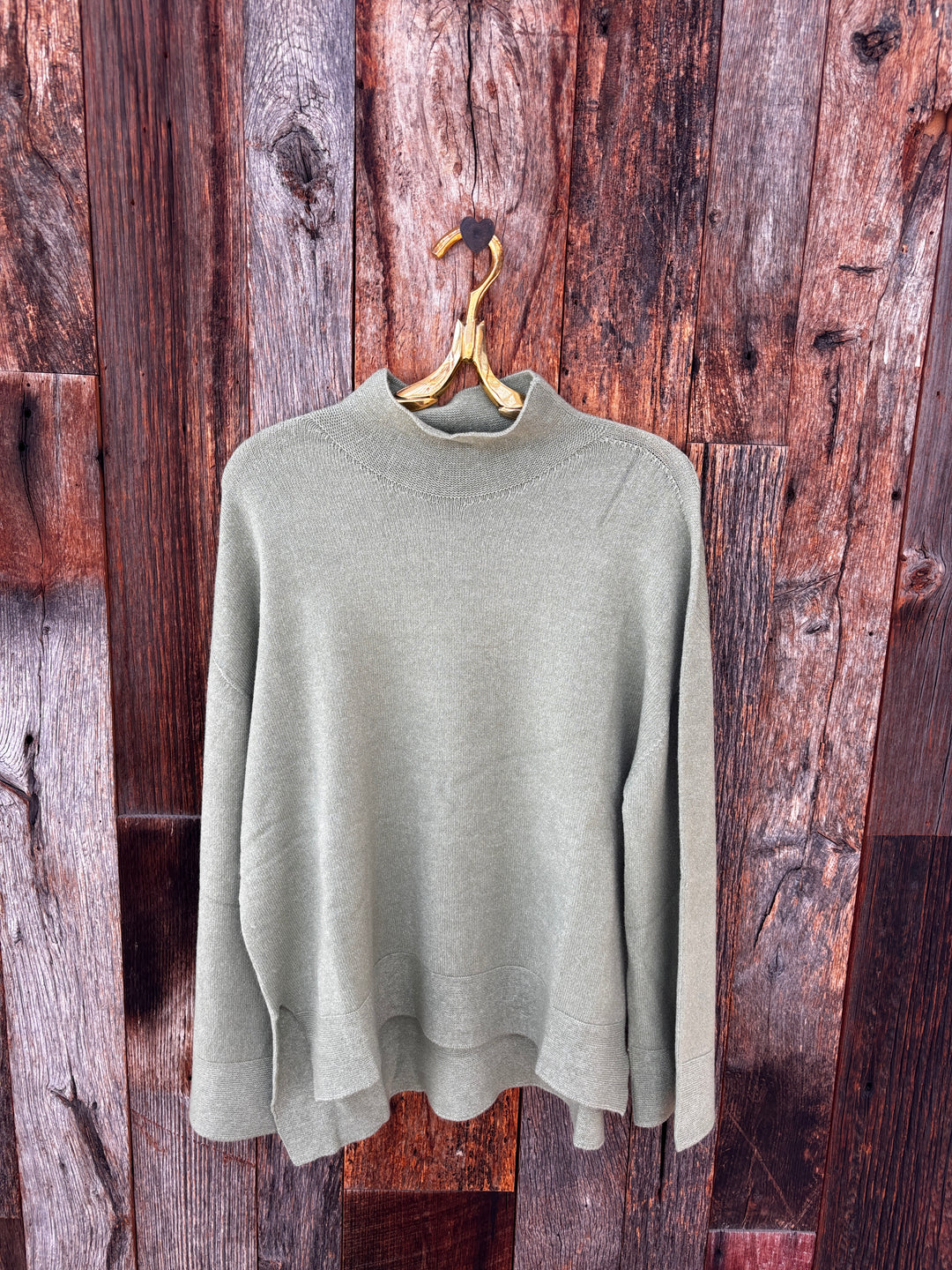 Milio Milano Mock Neck Hi-Lo Sweater Matcha Green