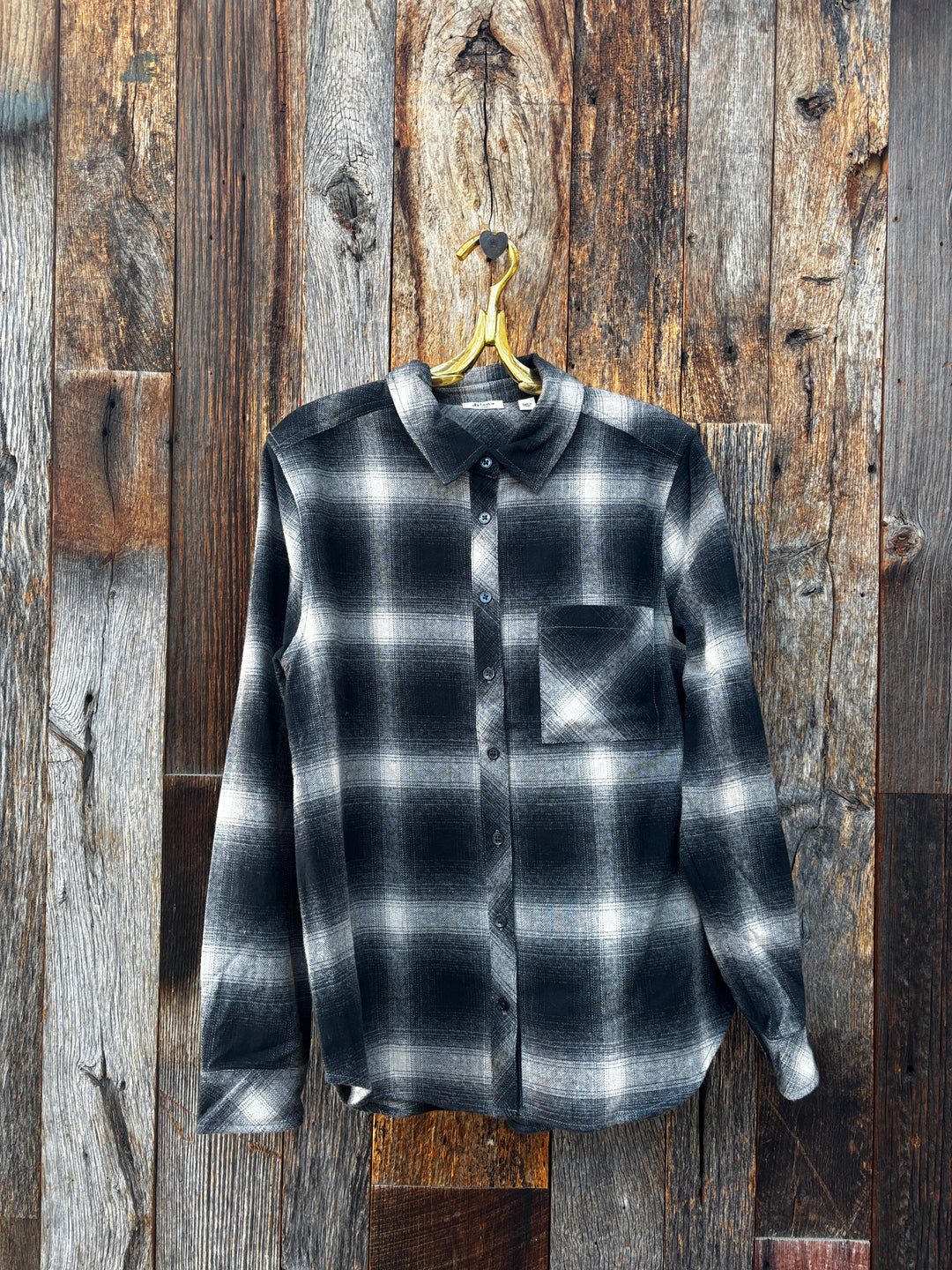 Dylan Carter Button-Up Black