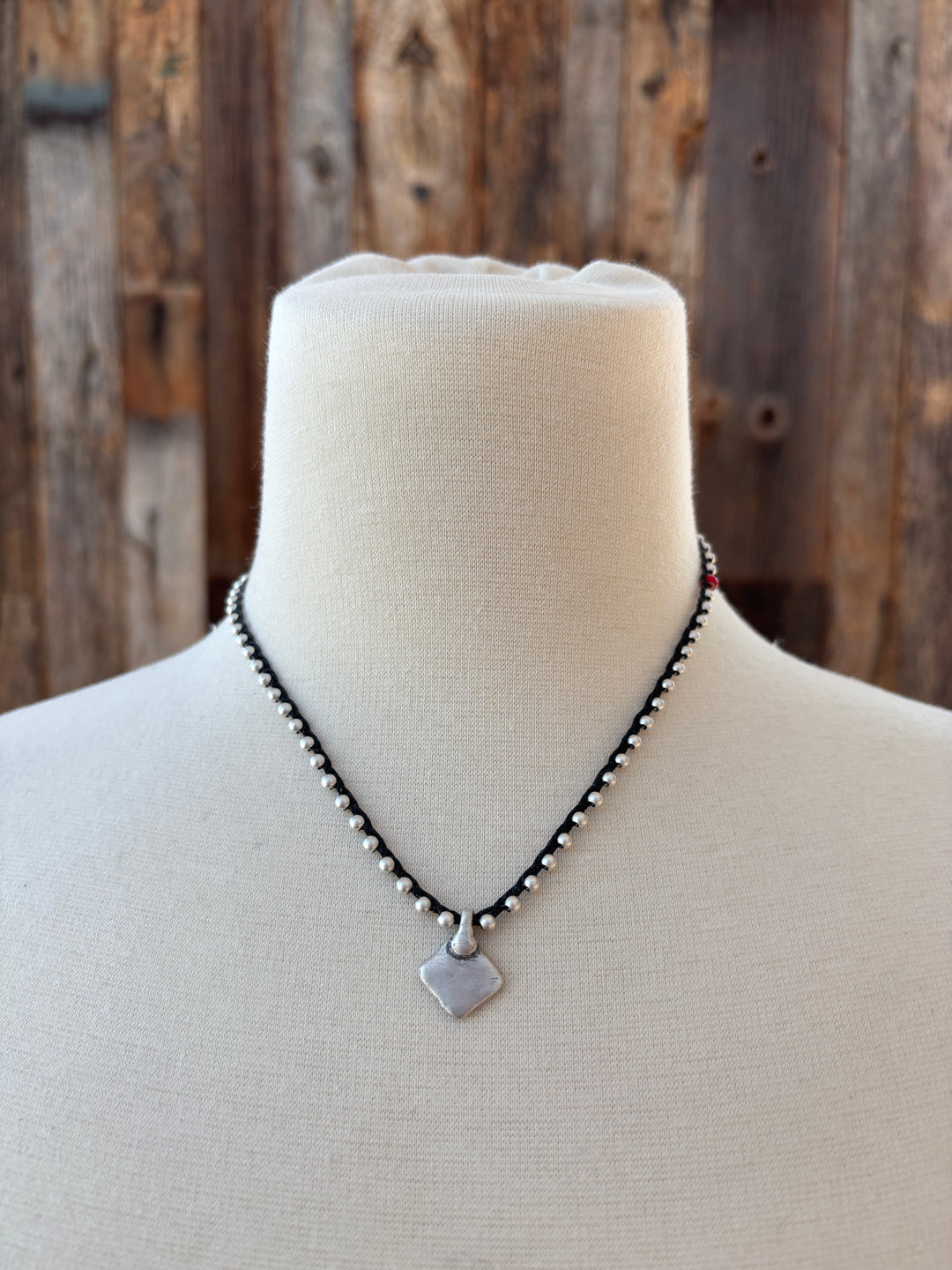 Minetta New Tika w/ White Heart Accent on Black
