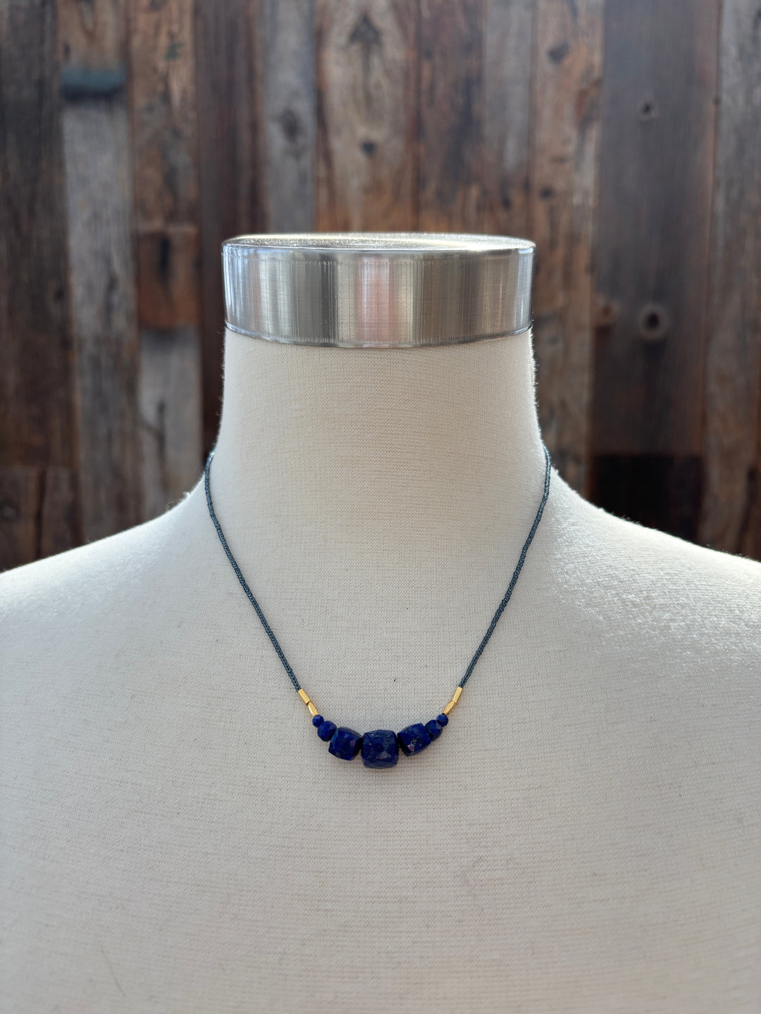 Debbie Fisher MDN107 GV/Lapis Bead Center