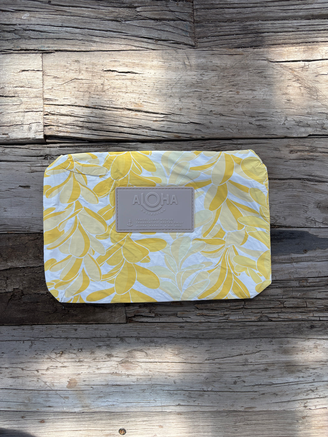 Aloha Collection Lei Stand Small Yellows