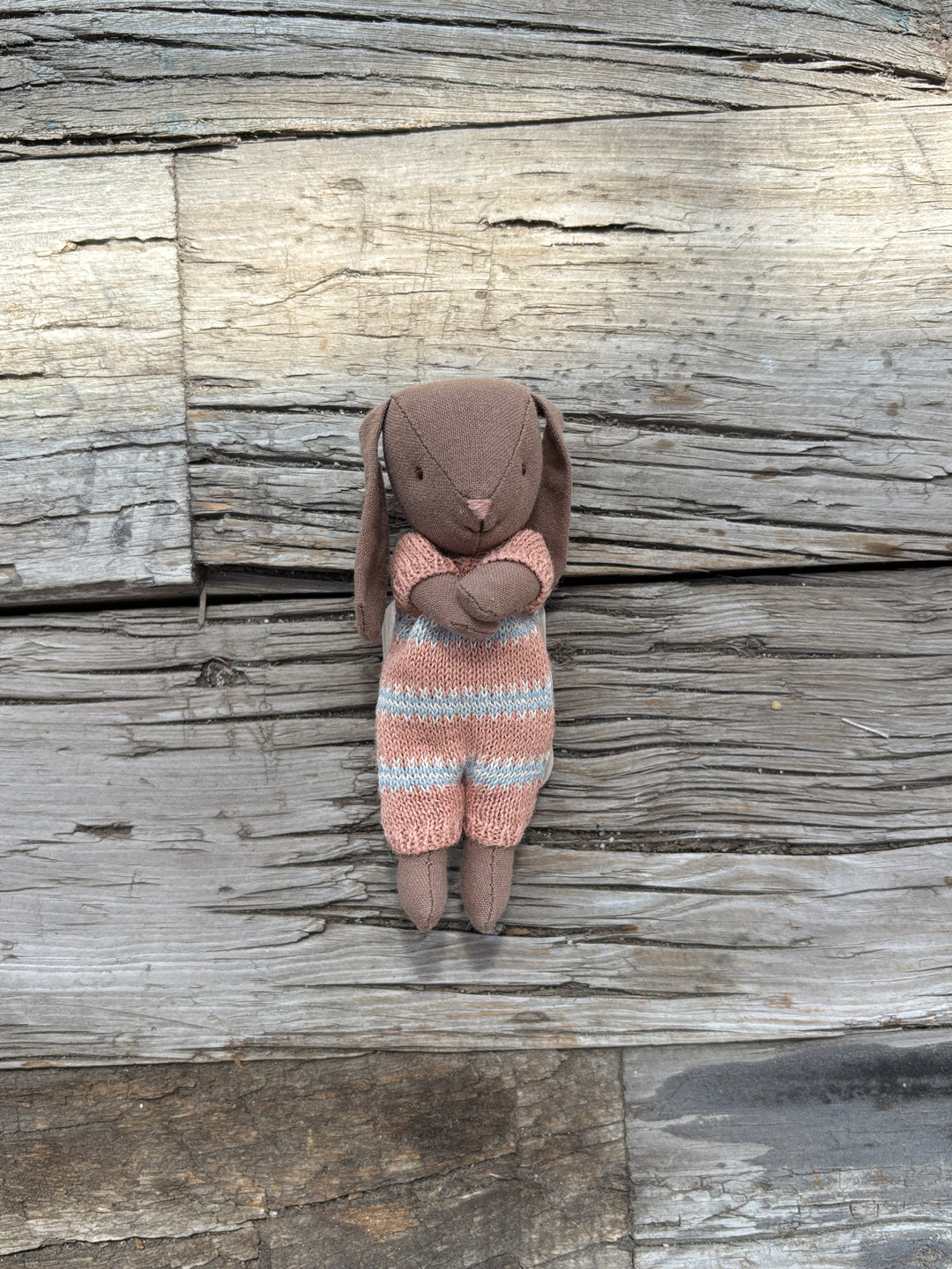 Maileg Micro Bunny Brown - Dust Rose Knitted Suit