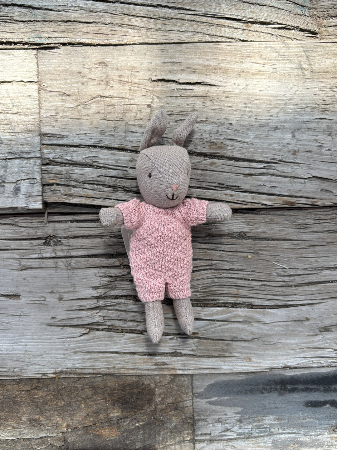 Maileg Micro Bunny Sand - Rose Knitted Suit