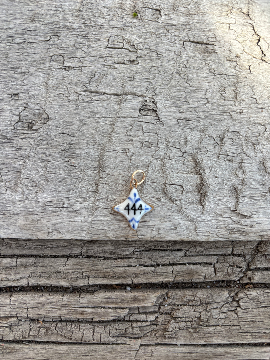 Shá Parlé 444 Angel Number Charm