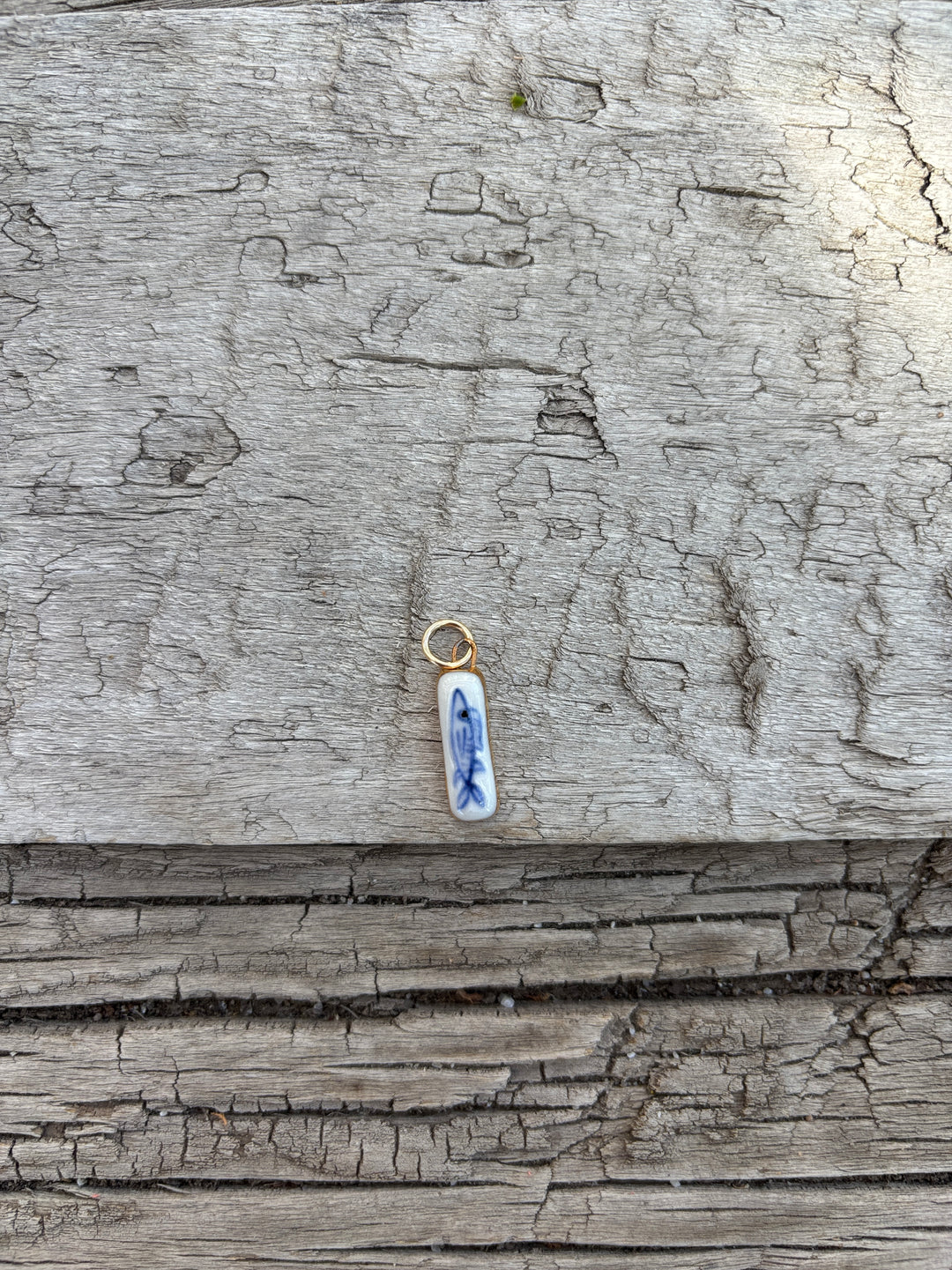 Shá Parlé Lucky Blue Fish White Background Charm