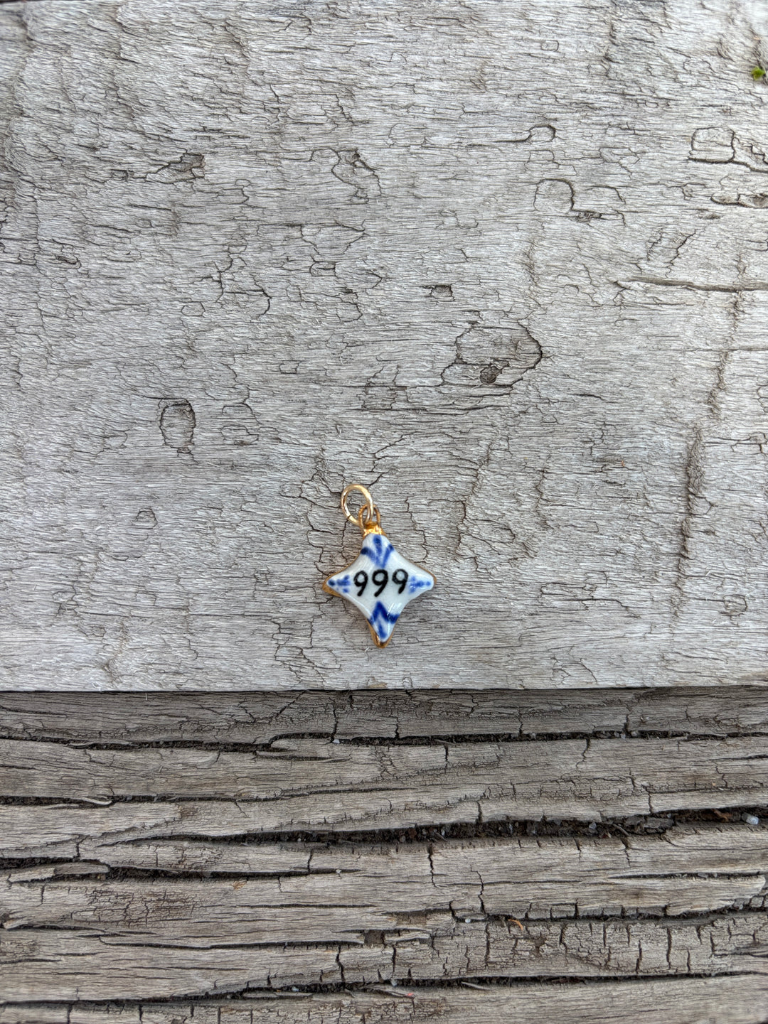 Shá Parlé 999 Angel Number 4 Point Charm