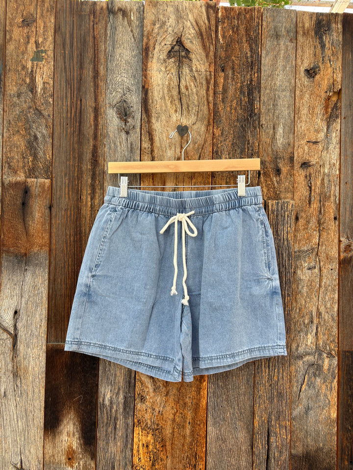 Dylan Everyday Short- Light Denim