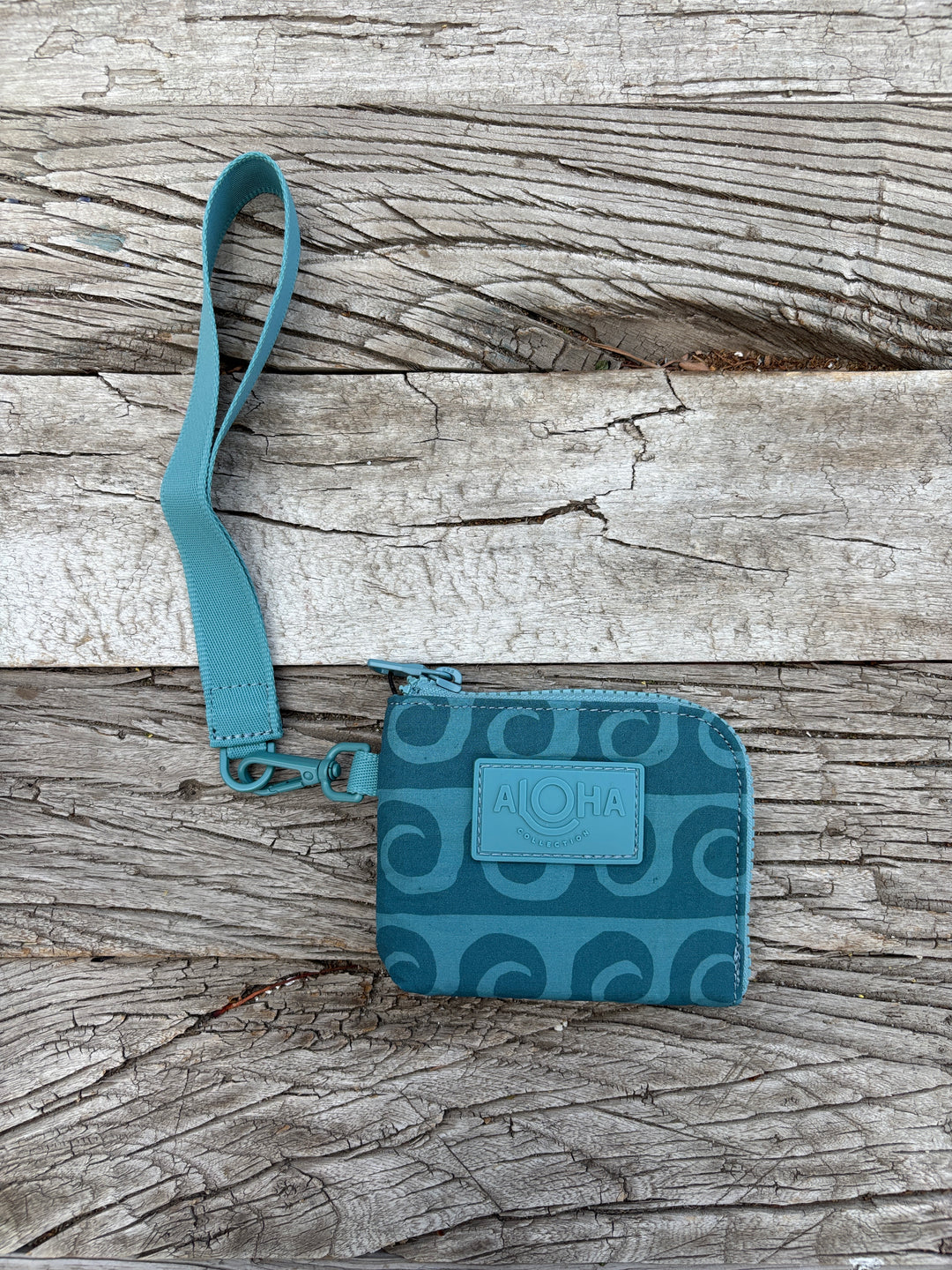 Aloha Collection Party Wave Wristlet Tide