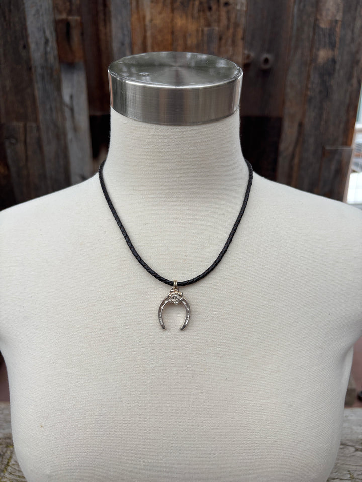 Ashton SS Horseshoe w/ Flower Necklace