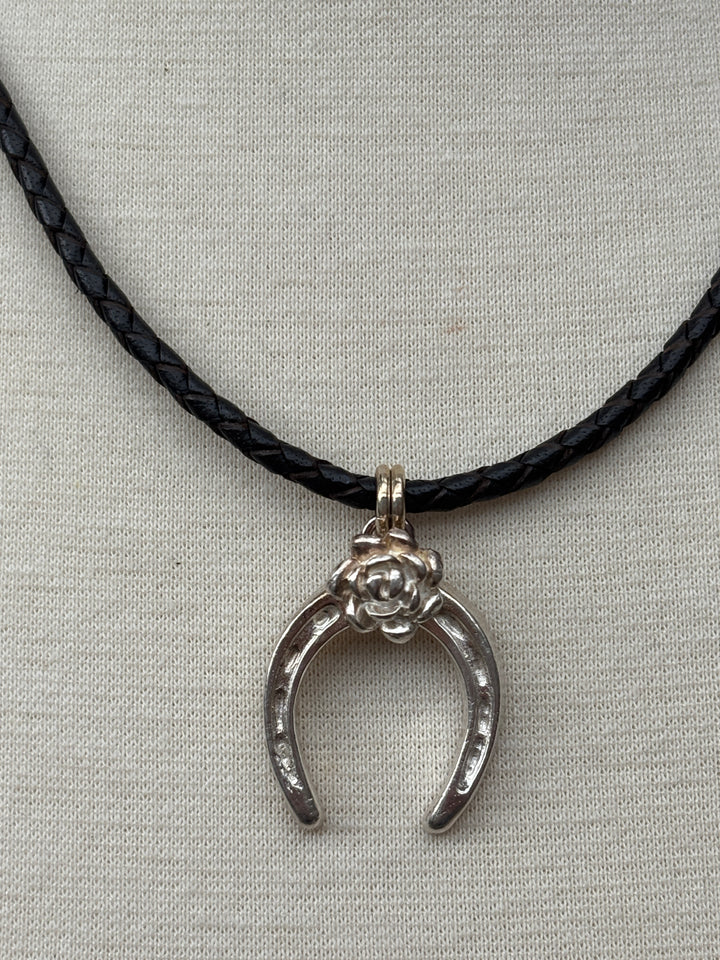 Ashton SS Horseshoe w/ Flower Necklace