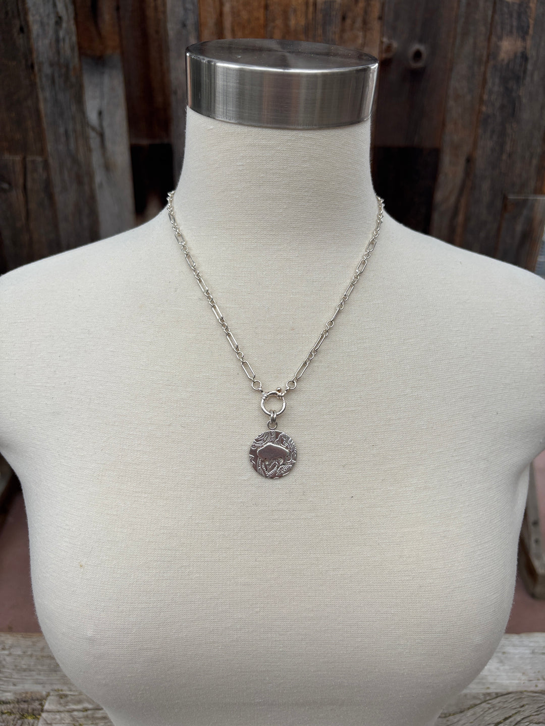 Ashton Circle Fiore Buffalo Necklace M