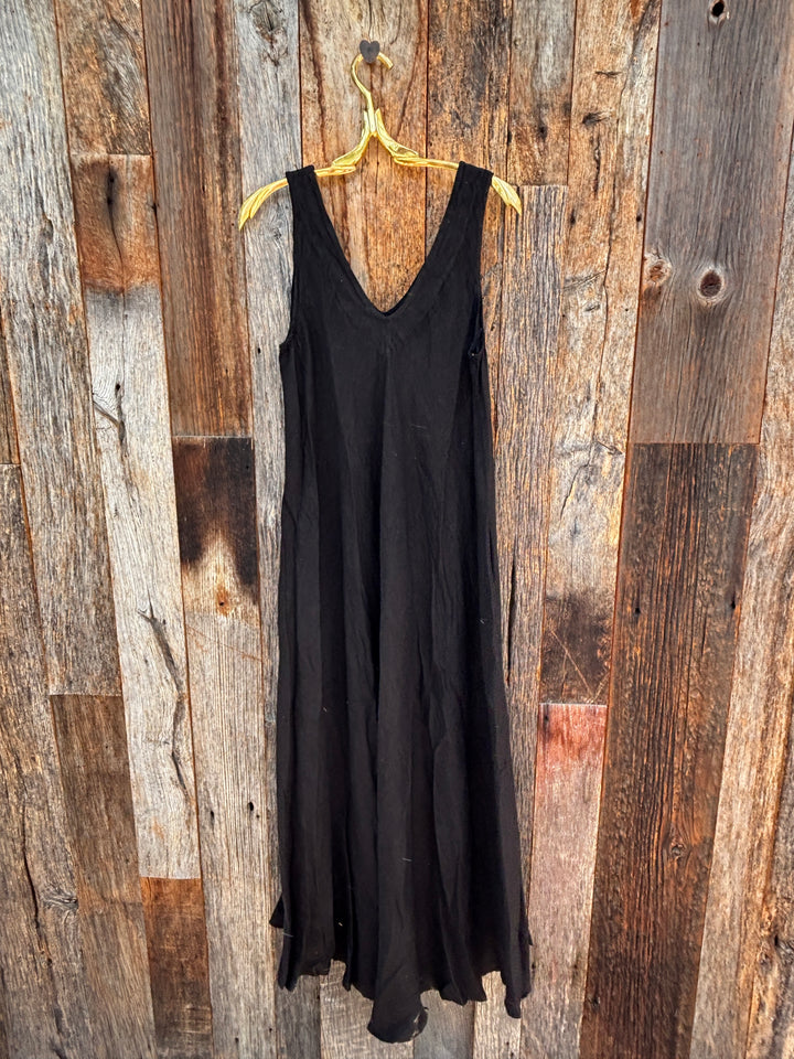 Milio Milano Linen V-Neck Maxi Dress- Black
