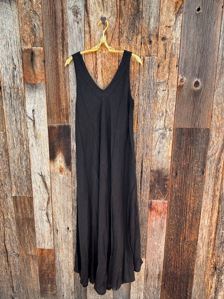 Milio Milano Linen V-Neck Maxi Dress- Black