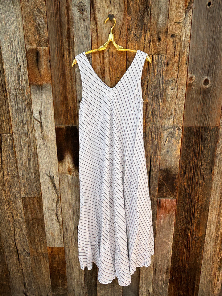 Milio Milano Textured Stripe Linen V-Neck Maxi- White/Black