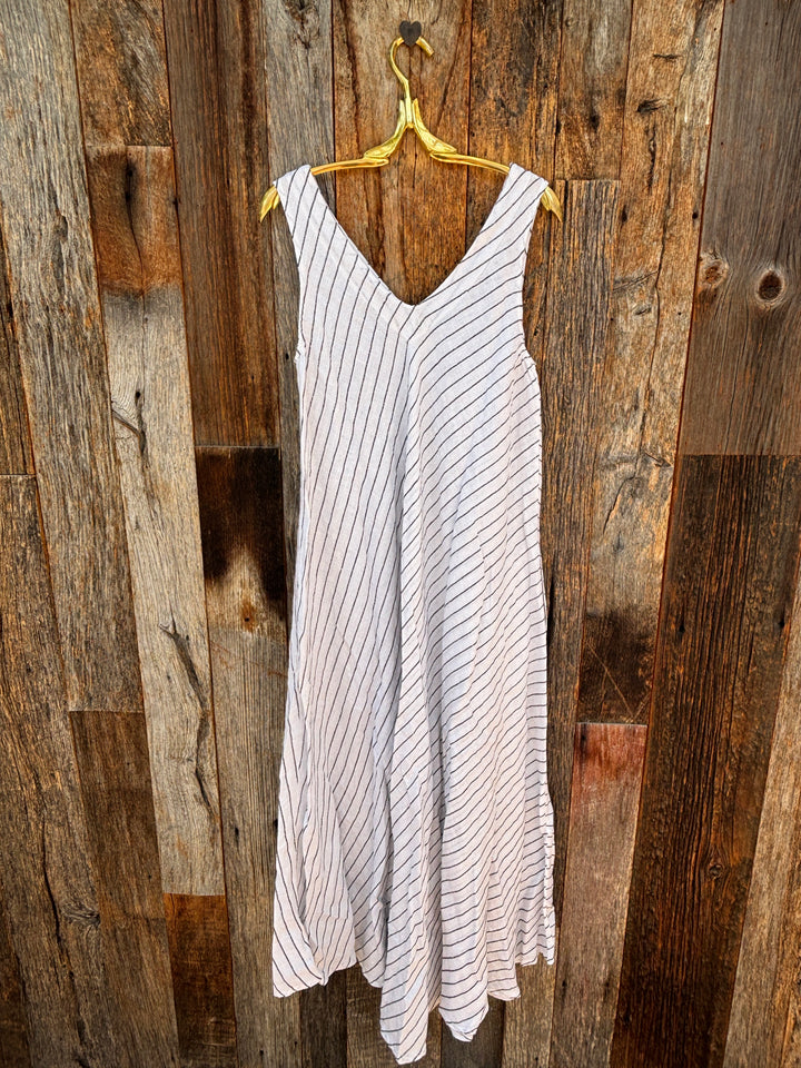 Milio Milano Textured Stripe Linen V-Neck Maxi- White/Black