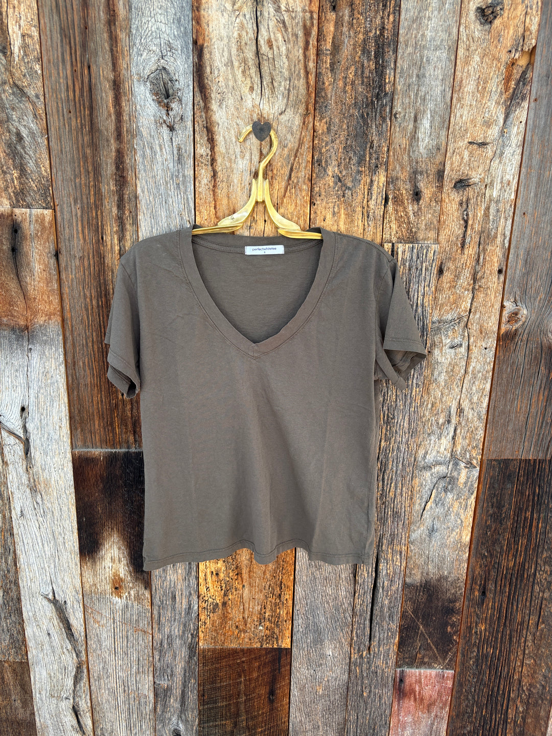 Perfect White Tee Cotton SS Boxy V-Neck Tee Dark Olive