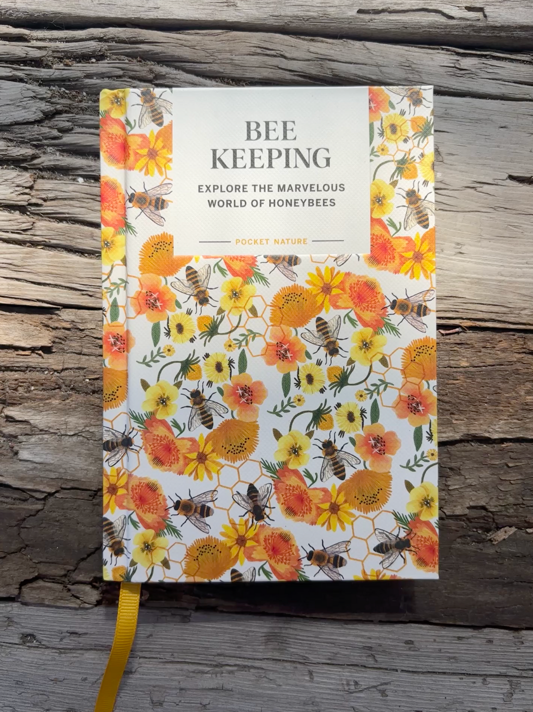 Chronicle Books Pocket Nature: Beekeeping