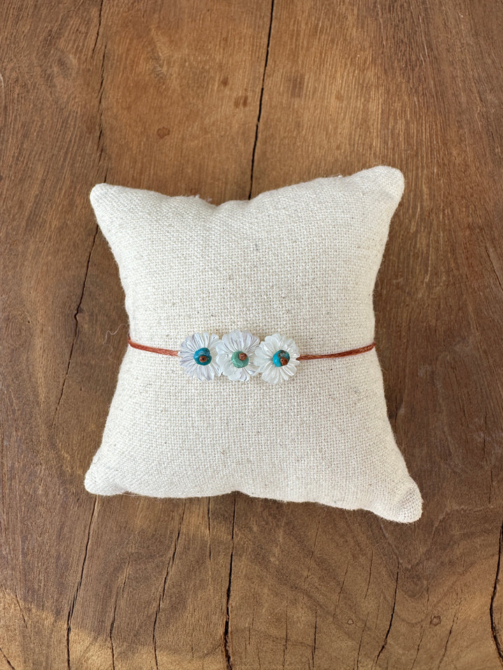 River Song White Chrysanthemum Garland Bracelet