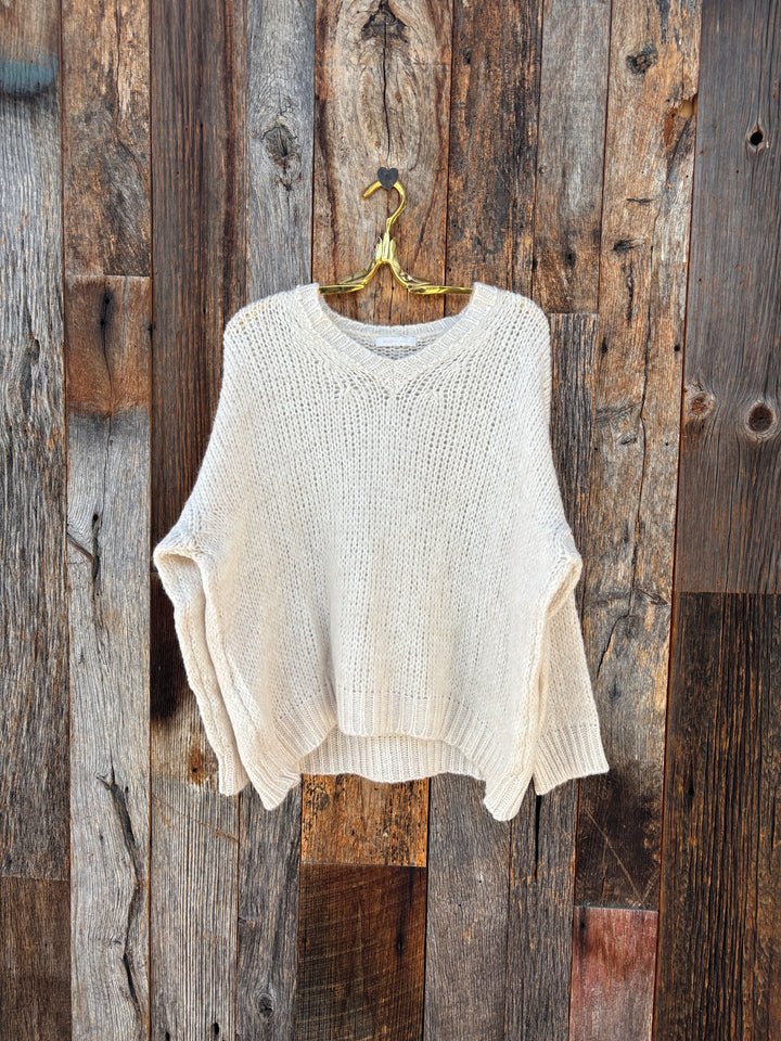 Milio Milano Fuzzy Knit L/S V-Neck Sweater Cream
