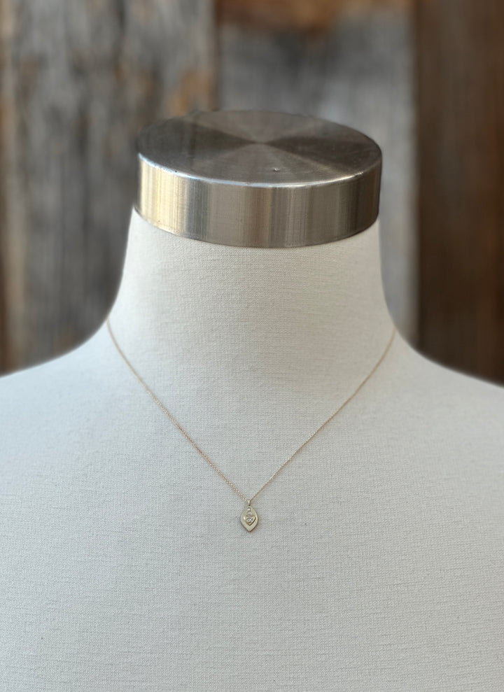 Aili Xoxhipilli White Dia Necklace 14K