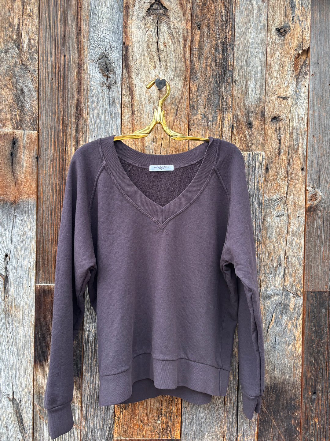 Perfect White Tee Terry V-Neck Sweatshirt Cocoa Powder