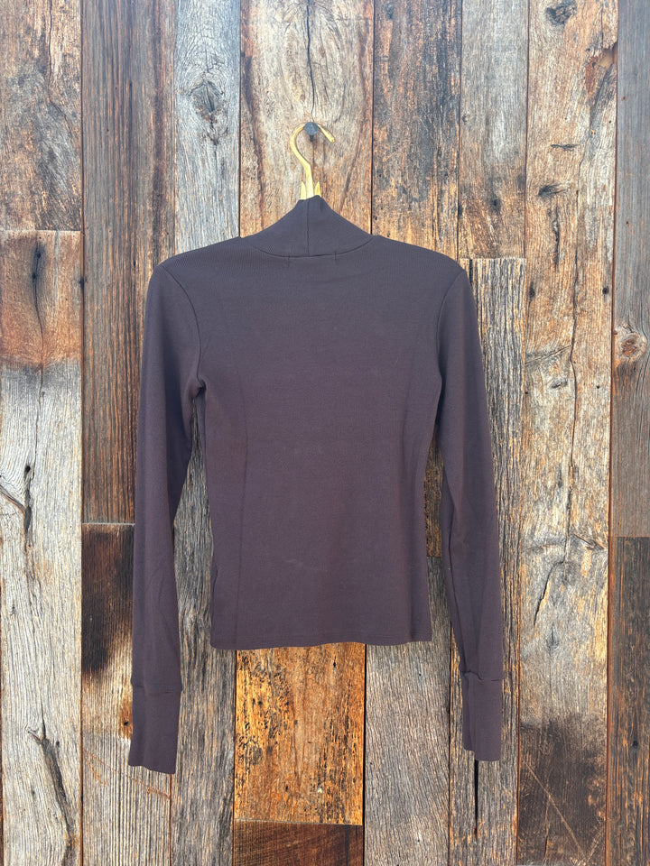 Perfect White Tee Luxe Rib Turtle Neck Cocoa Powder