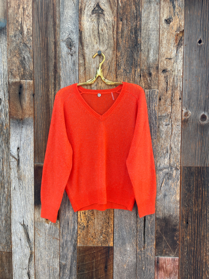 Margaret O'Leary V Neck Raglan Pullover Persimmon