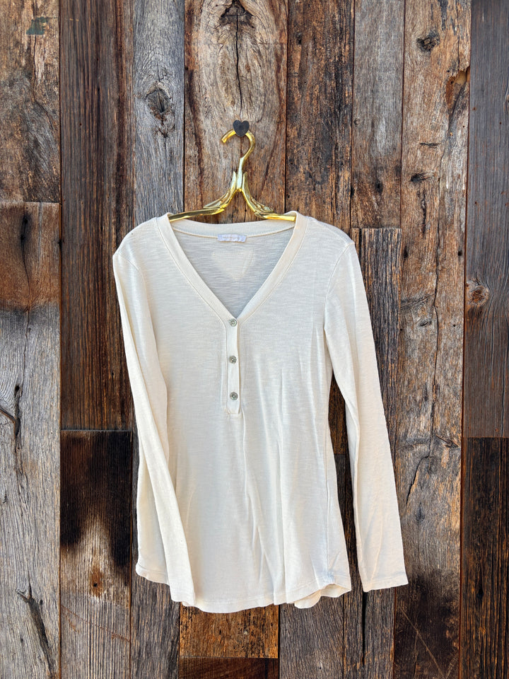 Milio Milano Cotton Baby Rib LS V-Neck Henley Top Butter