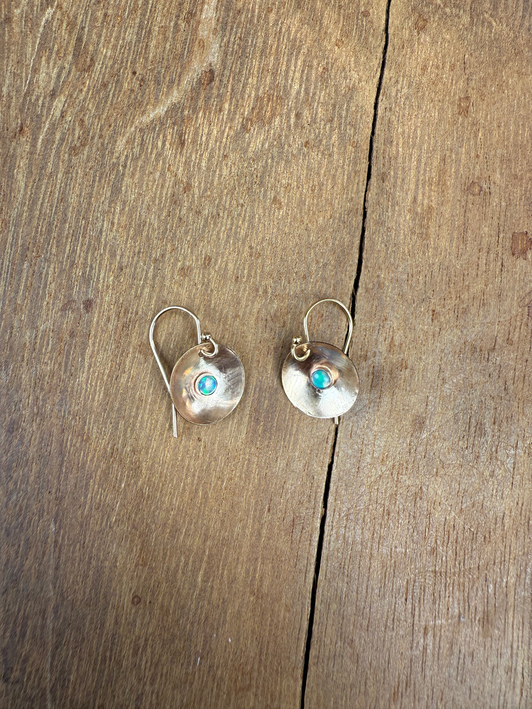 CLP Concave Sm Earrings w Stones GF Opal